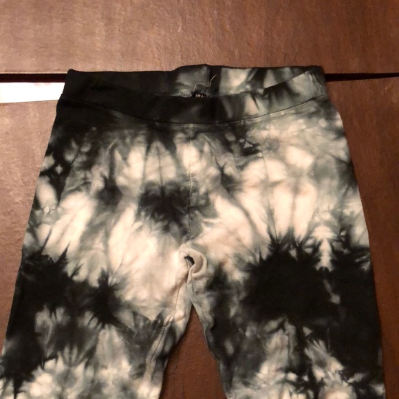 Brandy Melville Pants - brandy Melville pants